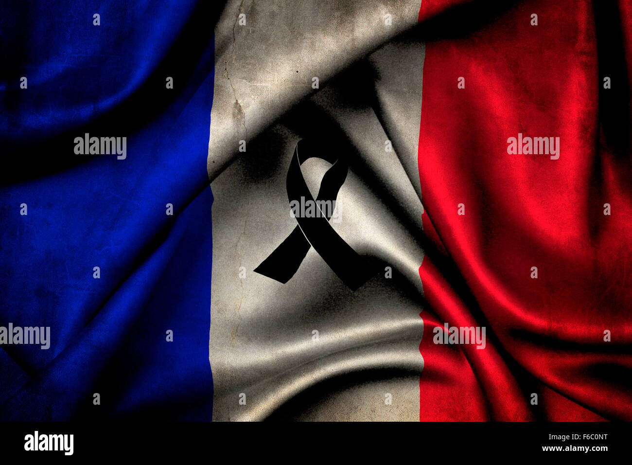 Französische Flagge mit schwarzem Band zum Gedenken an die Opfer des Terroranschlags in Paris am 13. November 2015 Stockfoto