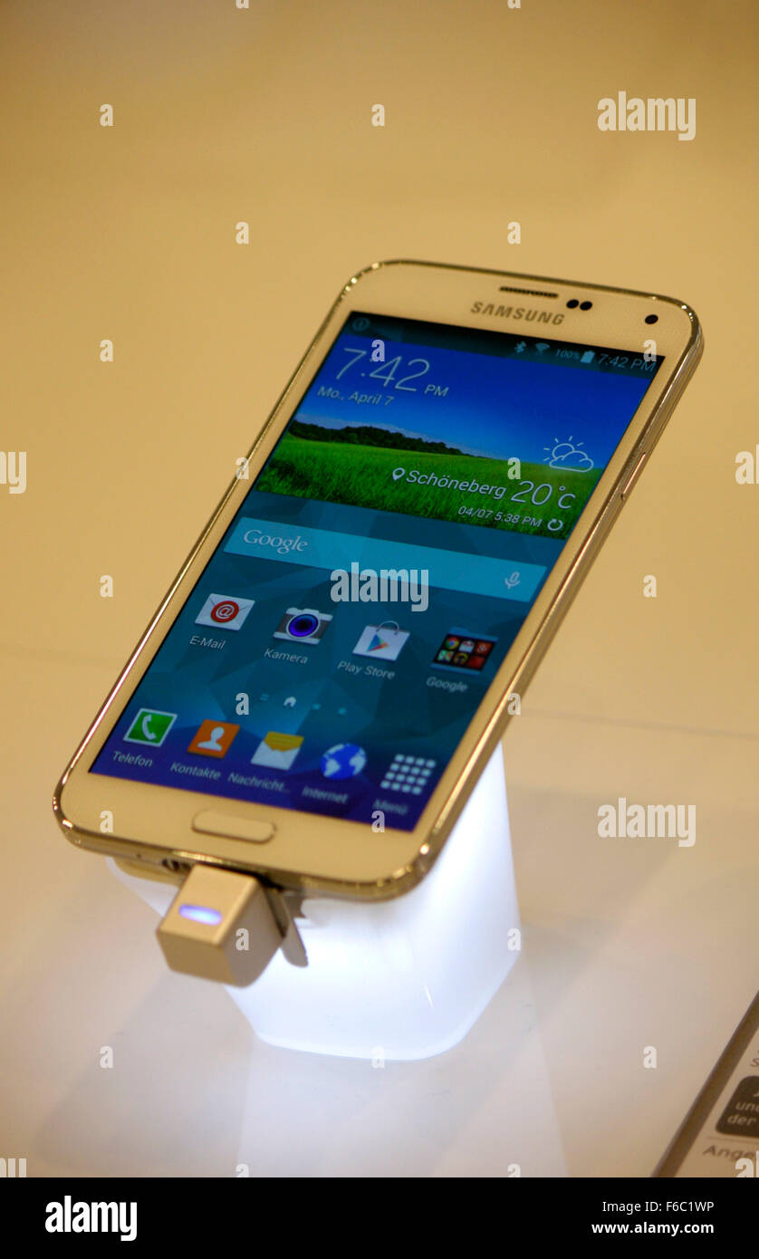 Markenname: "Samsung Galaxy S5", Berlin. Stockfoto