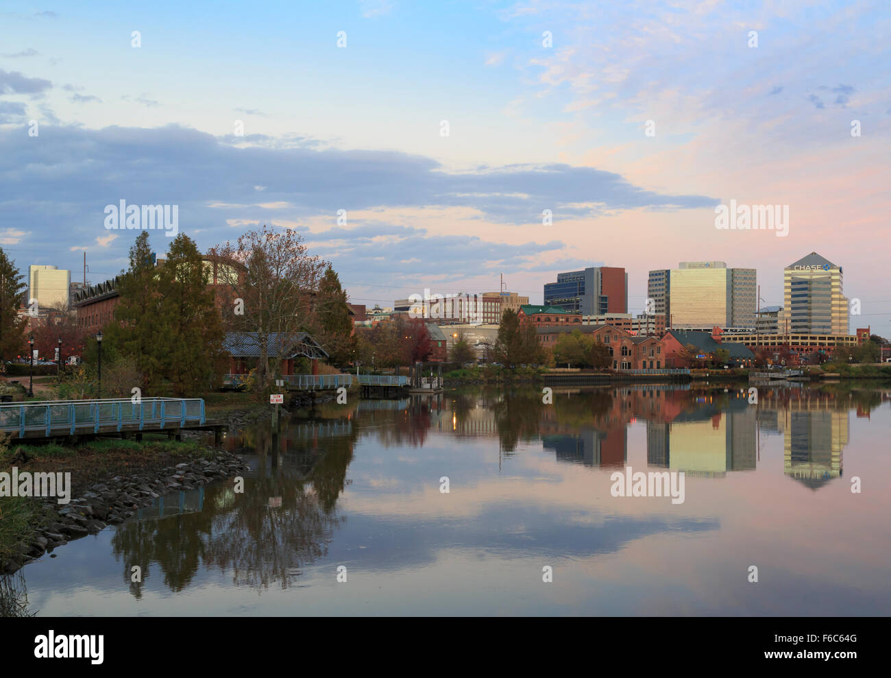 Am Fluss und die Skyline am Fluss Christina - Wilmington, Delaware, USA Stockfoto