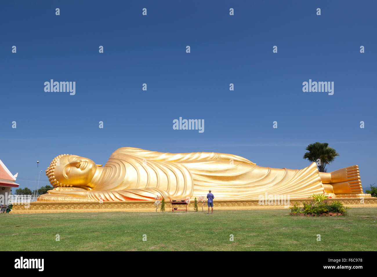 Riesigen liegenden Buddha, Wat Phranom Laem Phor oder Lampor, Ko Yo, Thailand Stockfoto