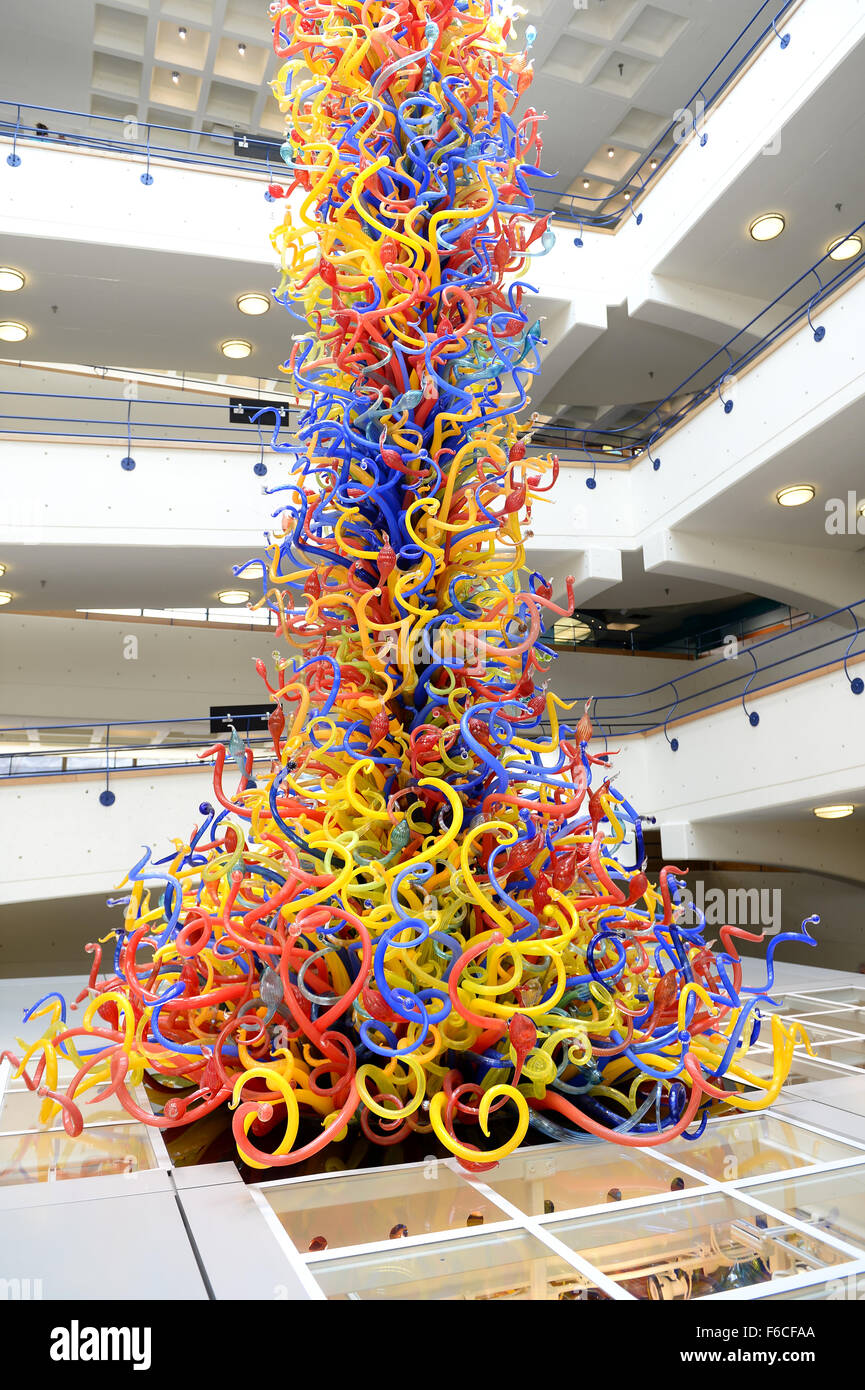 INDIANAPOLIS, IN-22 Juli: Glas Kunstwerke von Künstlern Dale Chihully an die Kinder Museum of Indianapolis am 22. Juli 2014 in Stockfoto