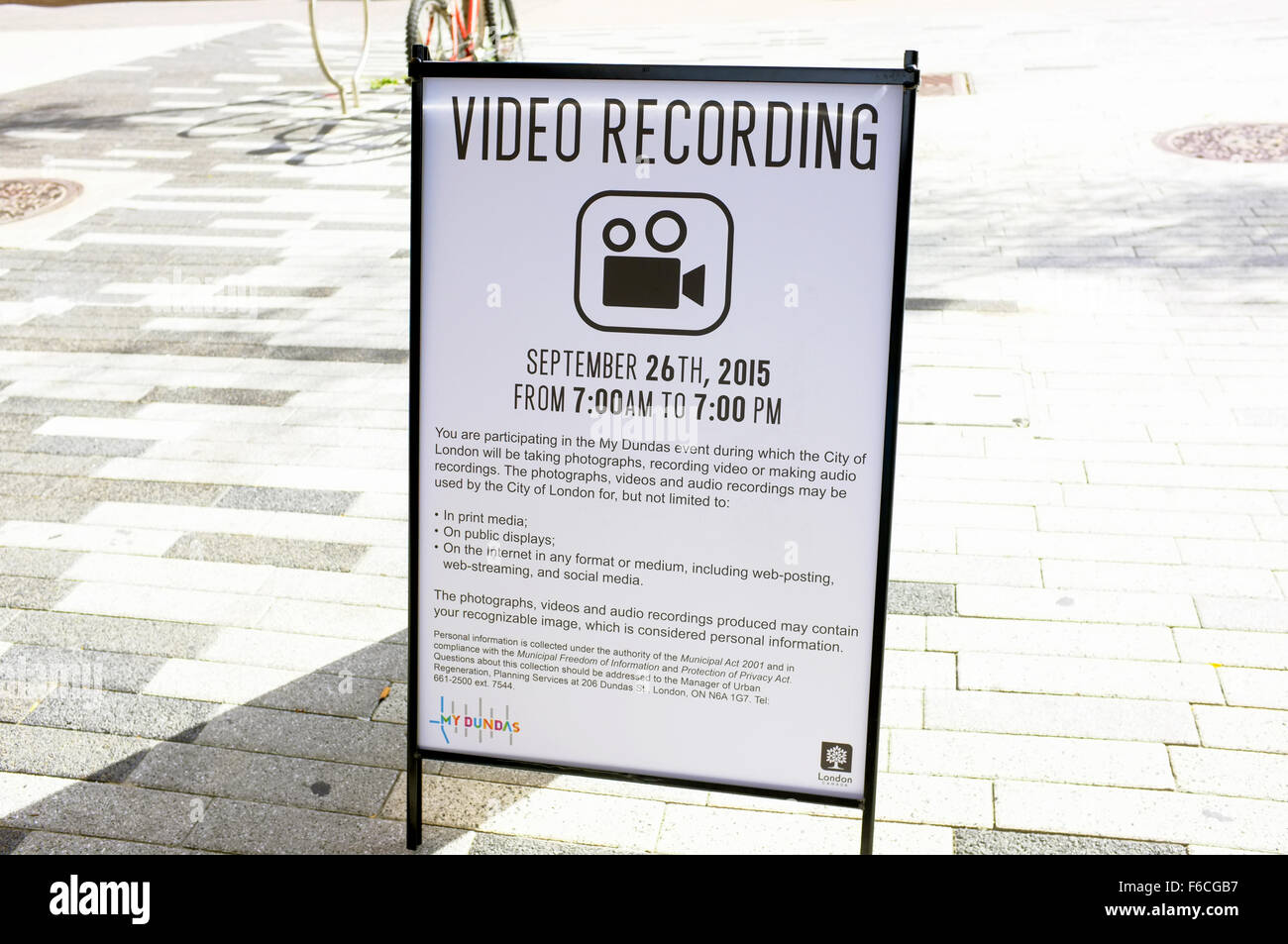 Ein Schild warnt, dass video-Aufnahme ist im Zentrum der City of