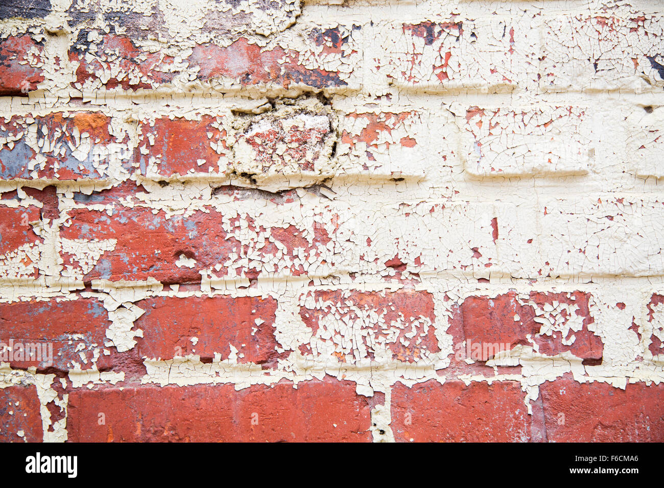 Hintergrund der alten Vintage verschmutzte Ziegelwand mit peeling Putz, Textur Stockfoto