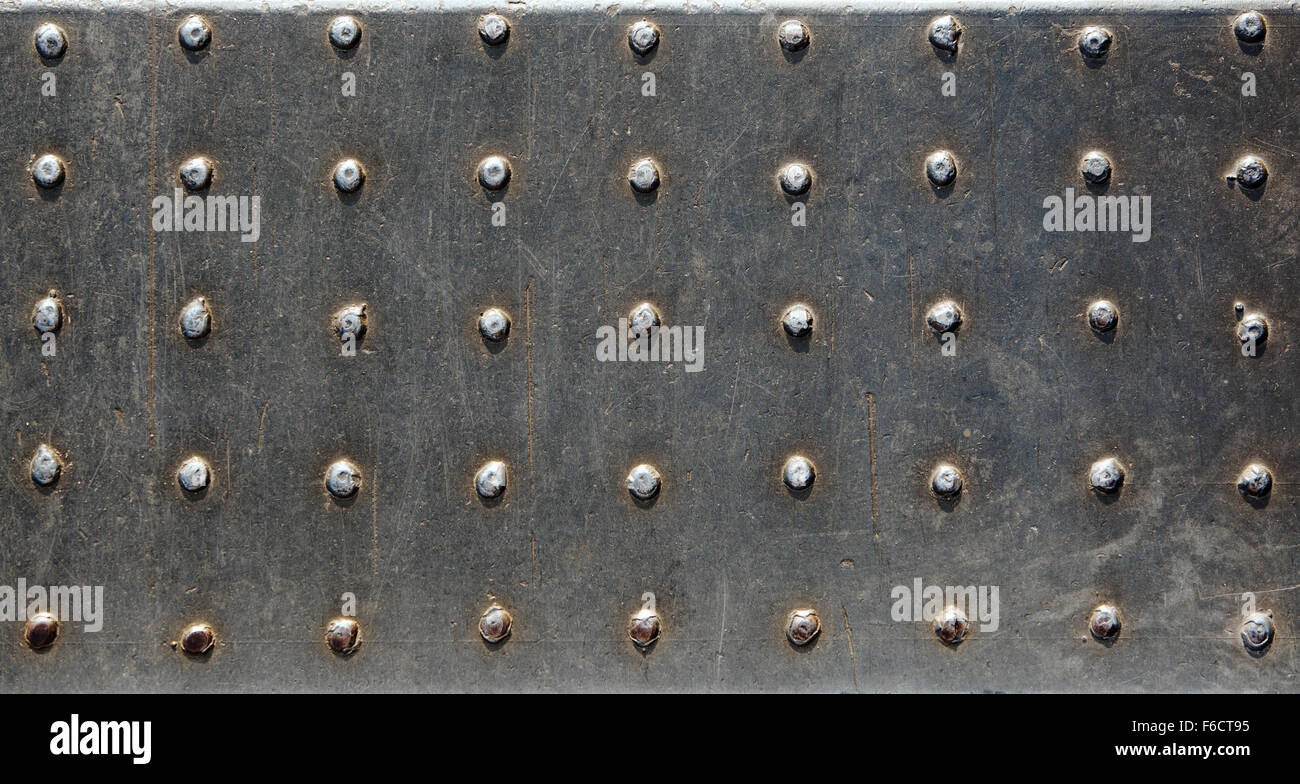 Alte Metall Textur mit Nieten. Stockfoto