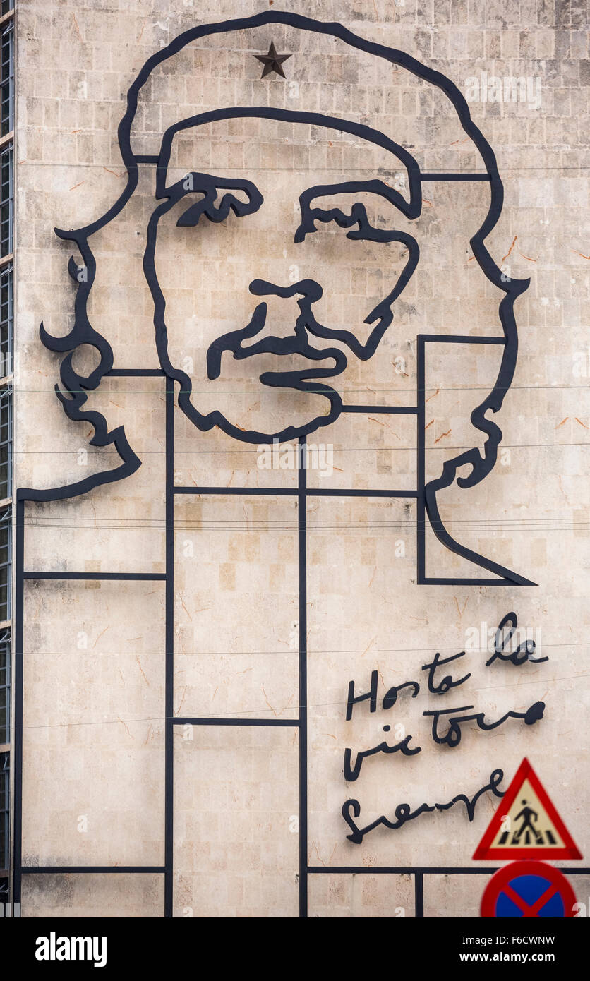 Ernesto Che Guevara als Kunstinstallation und Propaganda Kunstwerk an der Wand auf dem Platz der Revolution, Stockfoto