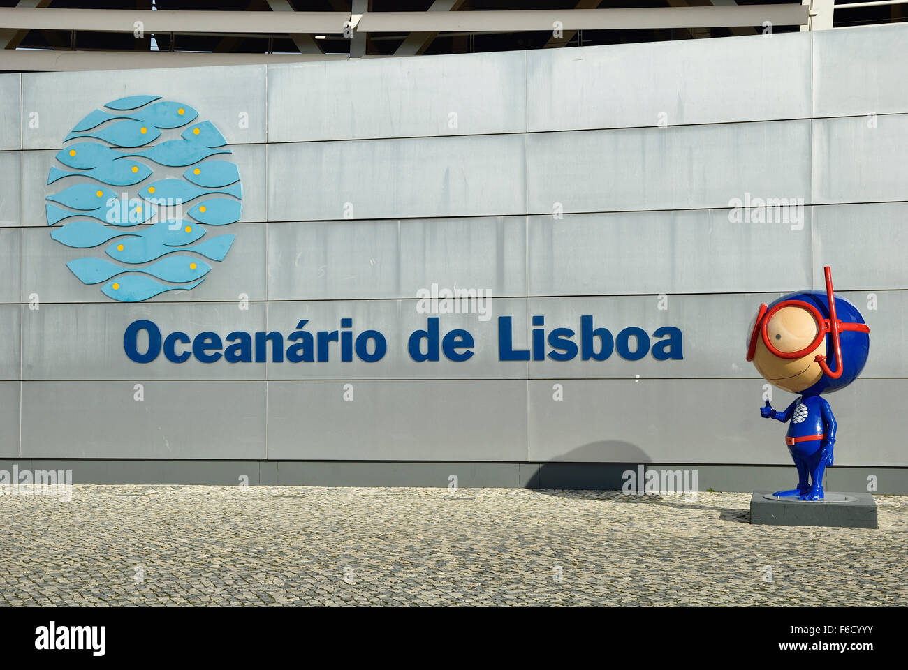 Das Lissabonner Ozeanarium befindet sich im Parque Das Nações, das Ausstellungsgelände für die Expo 98 war. Stockfoto