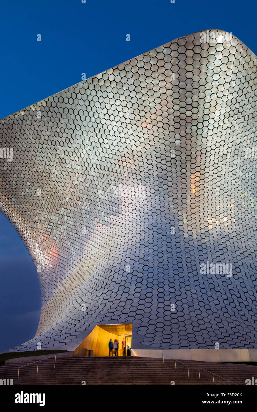 Eingang zum Soumaya Museum of Art in Mexico City, Mexiko. Stockfoto