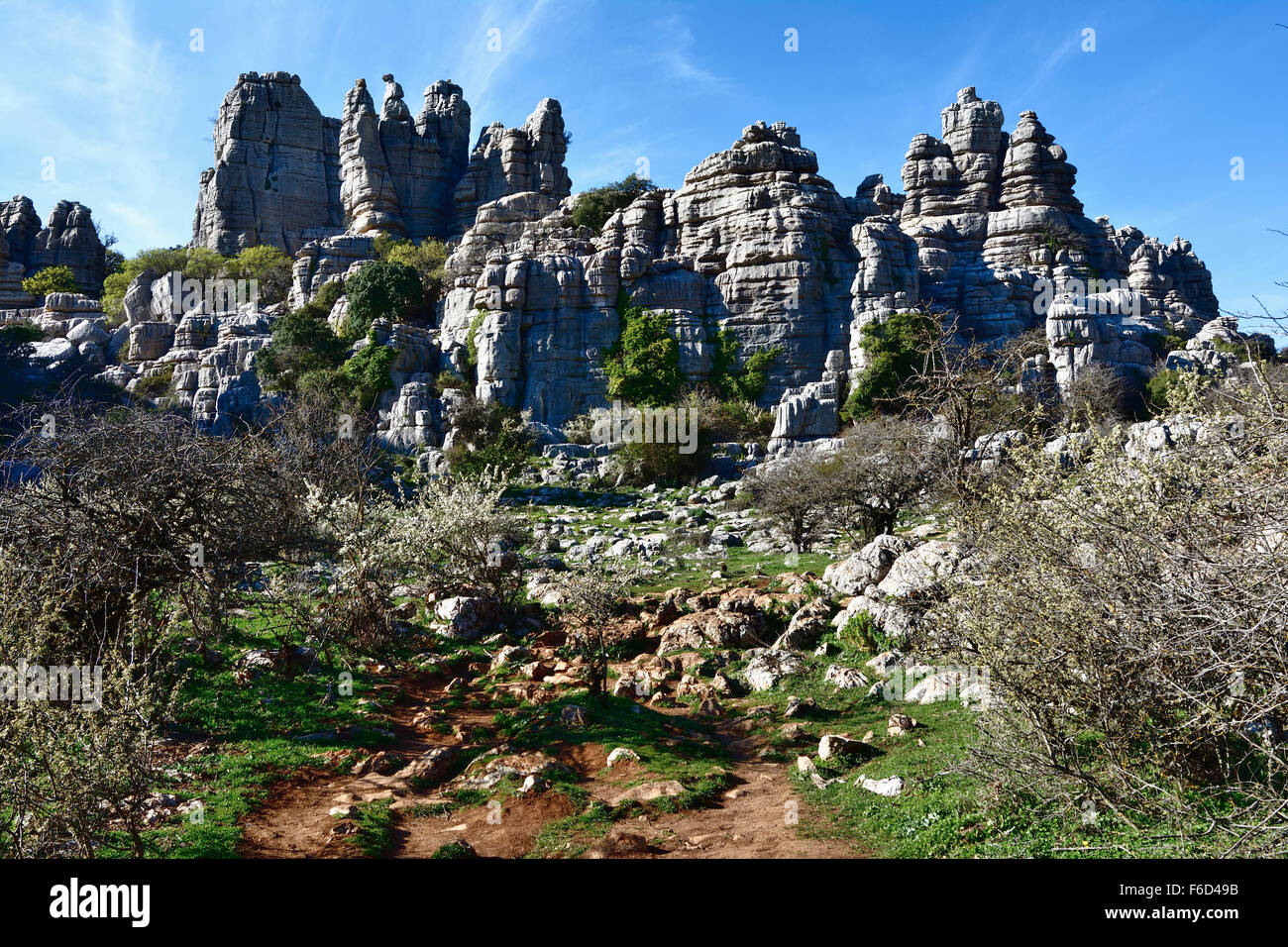 Torcal de Antequera ist ein Naturschutzgebiet in der Sierra del Torcal, Bergkette südlich von der Stadt Antequera. Malaga. Stockfoto