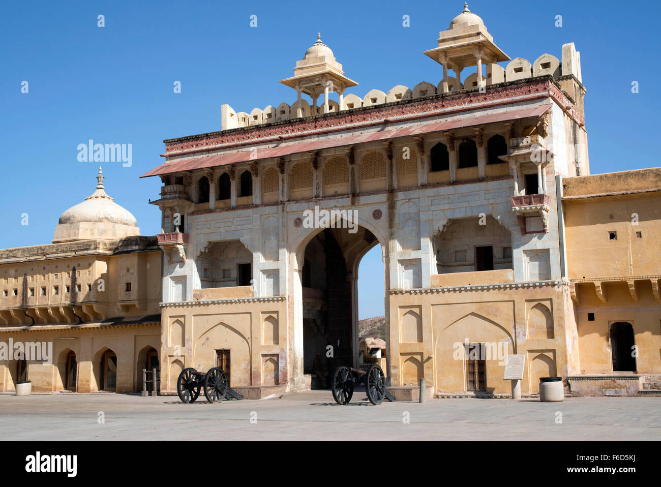 Suraj Pol Sonnentor von Amer Fort, Jaipur, Rajasthan, Indien, Asien Stockfoto