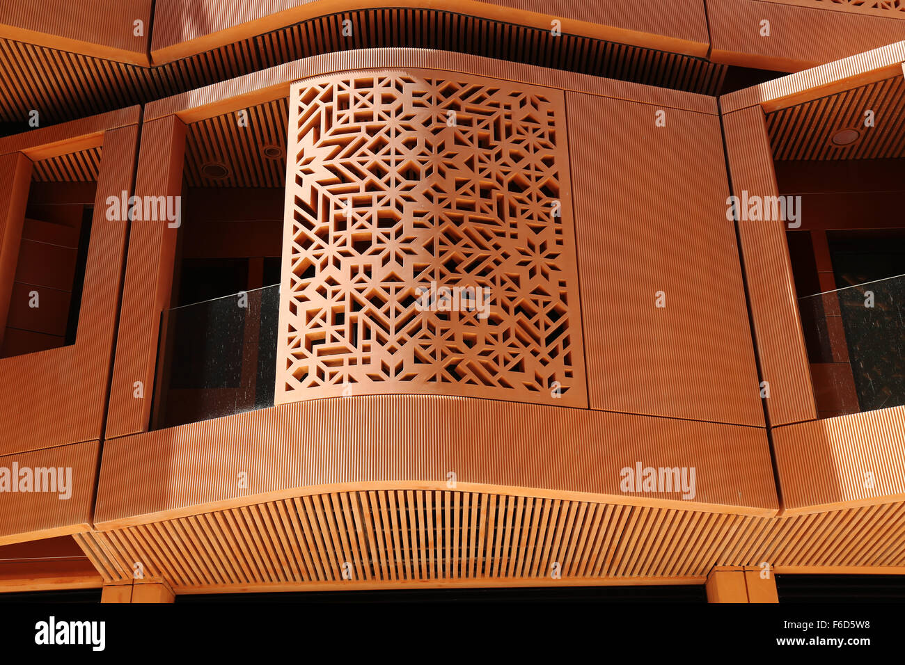 Entwickelt, um maximale Licht ohne Strom, im Gebäude der "Zero Carbon Masdar City, Abu Dhabi in den Vereinigten Arabischen Emiraten Stockfoto