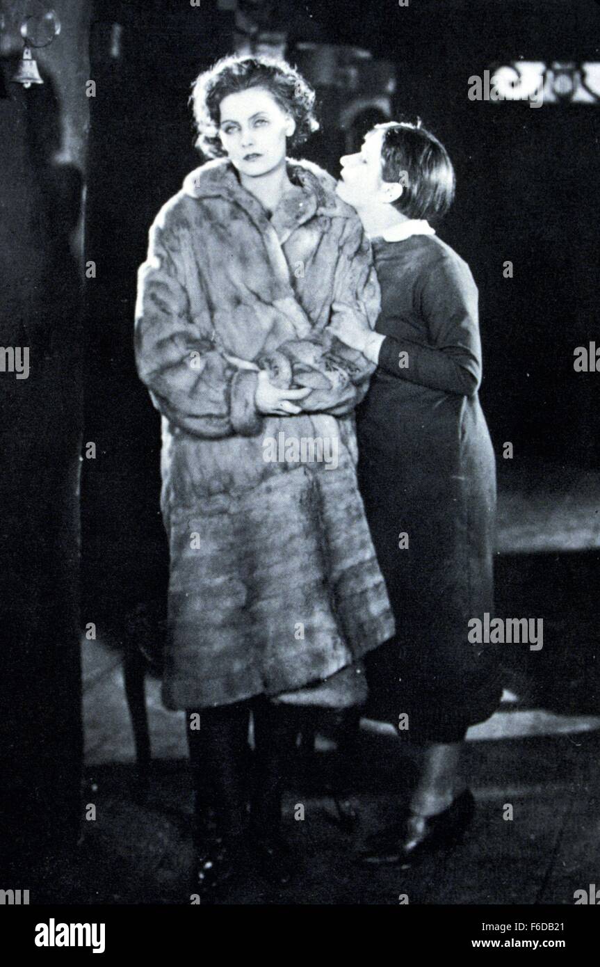 Datum der Freigabe: 18. Mai 1925 Film Titel: STREET OF SORROW STUDIO: Sofar Film PLOT: Wien in die größte Depression direkt nach WW1. Die Frau des Anwalts Leid ist ermordet in einem Slum, Lila Leid, Bild: GRETA GARBO als Greta Rumfort, VALESKA GERT. Stockfoto