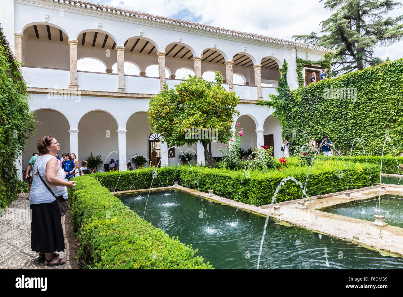 Water in alhambra in generalife Fotos und Bildmaterial in hoher