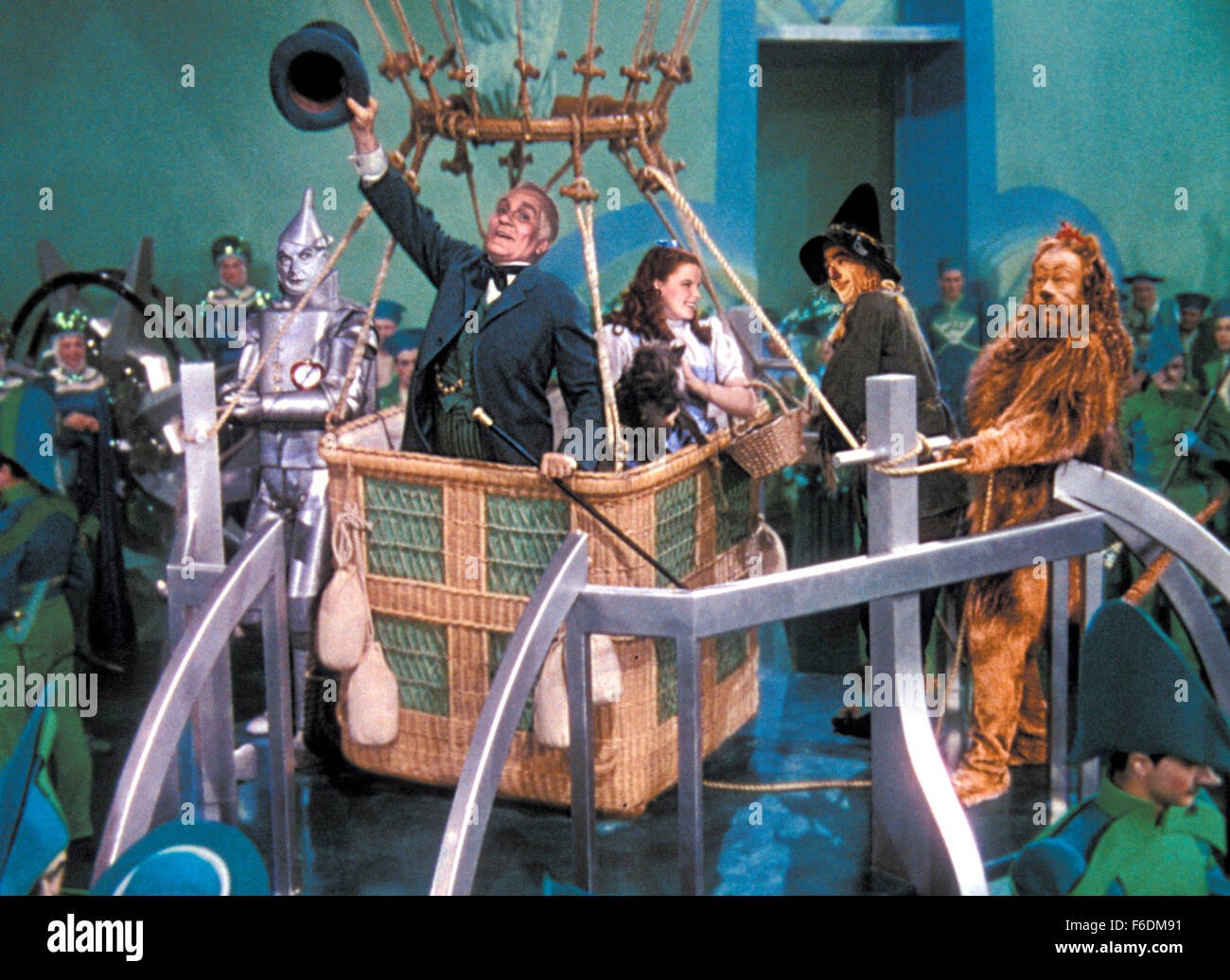 VERÖFFENTLICHT: 12. August 1939 - Film Originaltitel: The Wizard of Oz abgebildet: JACK HALEY, FRANK MORGAN, JUDY GARLAND, Strahl BOLGER, BERT LAHR. Stockfoto