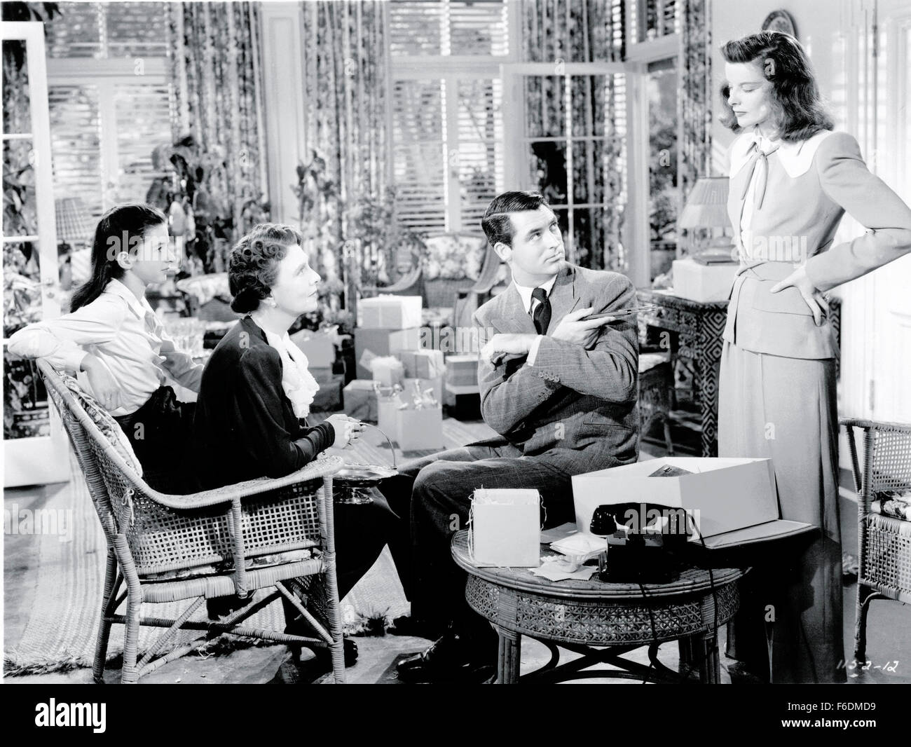 VERÖFFENTLICHT: 1. Dezember 1940 - Film Originaltitel: The Philadelphia Story. BILD: VIRGINIA WEIDLER, MARY NASH, CARY GRANT, KATHERINE HEPBURN. Stockfoto