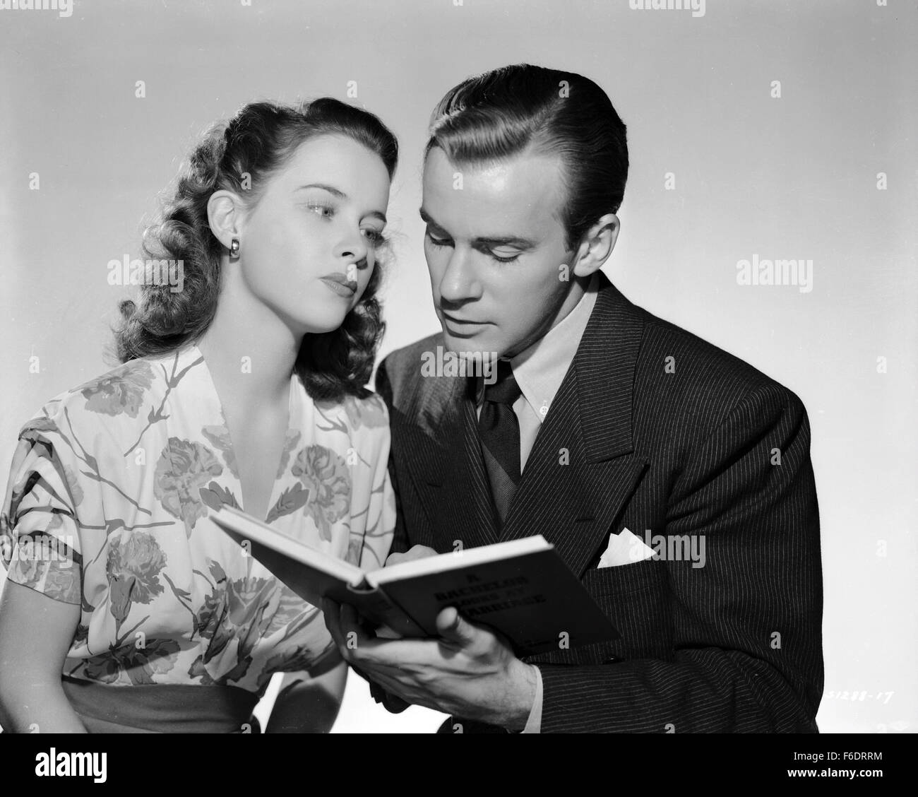 Datum der Freigabe: 2. August 1943. FILMTITEL: Junge Ideen. STUDIO: Metro-Goldwyn-Mayer (MGM). PLOT:. Im Bild: SUSAN PETERS als Susan Evans. Stockfoto