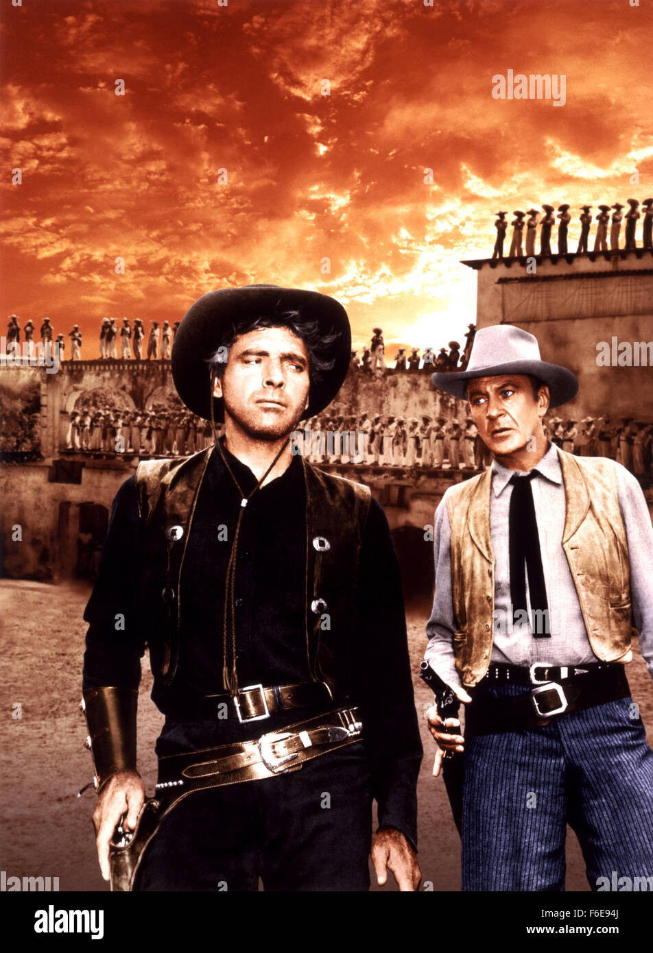 Datum der Freigabe: 25. Dezember 1954. FILMTITEL: Vera Cruz. STUDIO: Flora-Produktionen. PLOT: Nach dem amerikanischen Bürgerkrieg, Reisen nach Mexiko, um Geld in ihre Revolution kämpfen Söldner. Der ehemalige Soldat und Herr Benjamin Trane trifft der Schütze und Killer Joe Erin und seine Männer, und zusammen sind sie engagiert, von Kaiser Maximillian und der Marquis Henri de Labordere, der Gräfin Marie Duvarre zum Hafen von Vera Cruz zu eskortieren. Ben und Erin feststellen, dass die Postkutsche ist der Transport von US$ 3.000.000,00 in Gold versteckt unterhalb des Sitzes und die sie, es zu stehlen. Auf ihrer Reise, betraya Stockfoto