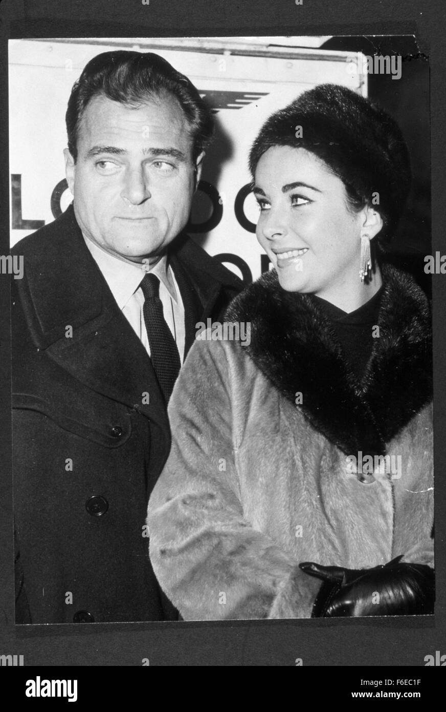 15. Juni 1958 FILMSTILLS 1958, ELIZABETH TAYLOR, MIKE TODD, paar, Mütze, Pelz, paar