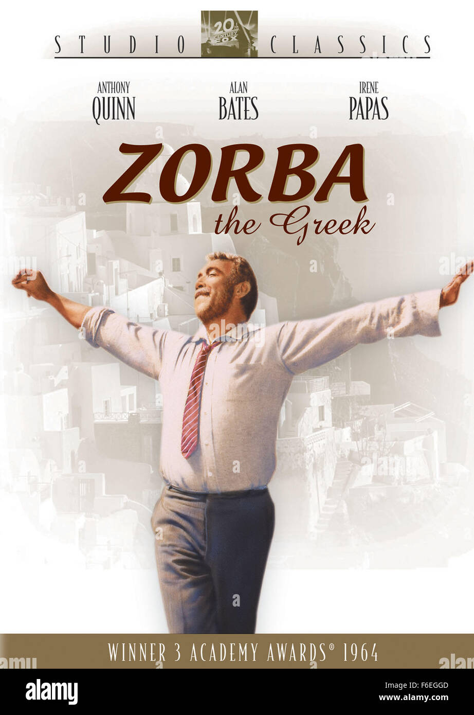 17. Dezember 1964; Athen, Griechenland; Schauspieler ANTHONY QUINN stars wie Alexis Zorbas im 20. Jahrhundert Fox Drama, "Zorba der Grieche." Unter der Regie von Michael Cacoyannis. Obligatorische Credit: Foto von 20th Century Fox. (c) Copyright 1964 durch mit freundlicher Genehmigung von 20th Century Fox Stockfoto