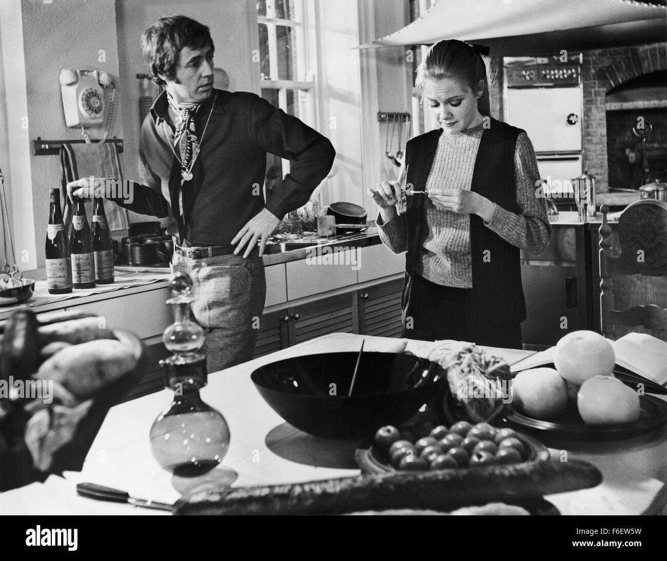 16. Dezember 1970; Hollywood, Kalifornien, USA; Filmtitel: Nehmen Sie eine Mädchen wie du. 1970. Regie: Jonathan Miller. STUDIO: Columbia. PLOT: Auf der Suche nach einen neuen Lehrauftrag, Jenny Köpfe im Süden von England. Bald findet sie viele Kerle nehmen eine Zuneigung zu ihr. Wen werden sie wählen? IM BILD: HALEY MILLS. Stockfoto