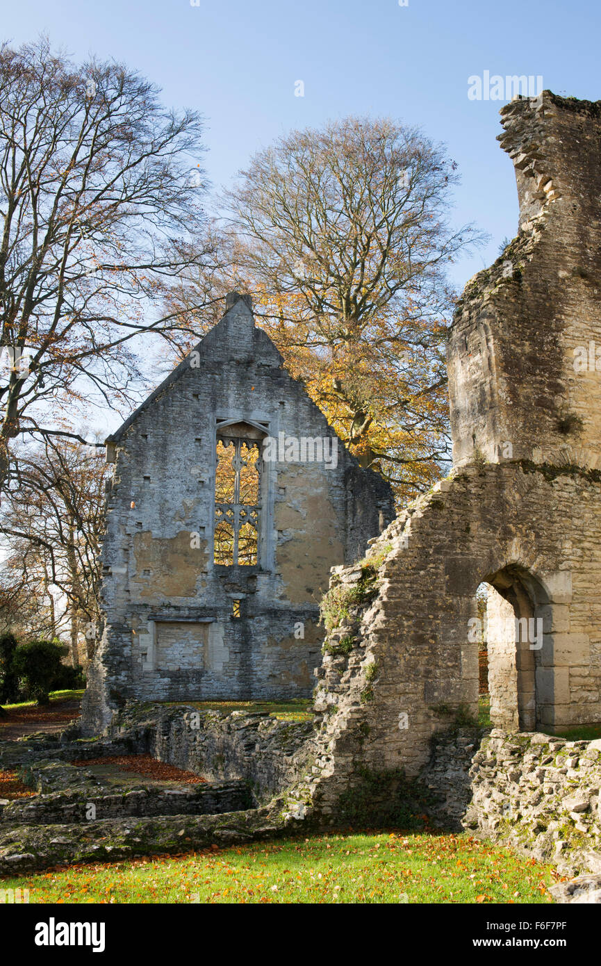 Minster Lovell Hall Ruinen im Herbst. Oxfordshire, England. Stockfoto