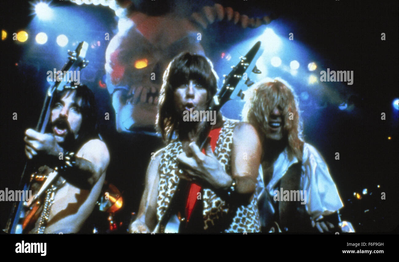 Datum der Freigabe: 2. März 1984 FILMTITEL: Dieses ist spinaler Hahn Regie: Rob Reiner STUDIO: Lumbalpunktion Prod.   PLOT: 1982 legendären britischen Heavy-Metal-Band Spinal Tap versuchen eine amerikanische Comeback-Tour, begleitet von einem Fan, der auch ein Filmemacher ist. Die daraus resultierende Dokumentarfilm, durchsetzt mit leistungsstarken Auftritten von Tap zentrale Musik und Tiefe Texte, freimütig folgt eine Rock-Gruppe in Richtung Krise ihren Höhepunkt in der berüchtigten Affäre 18-Zoll-hohe Stonehenge Bühne Prop Bild: MICHAEL MCKEAN als David St. Hubbins, CHRISTOPHER GUEST Nigel Tufnel sowie HARRY SHEAR Stockfoto