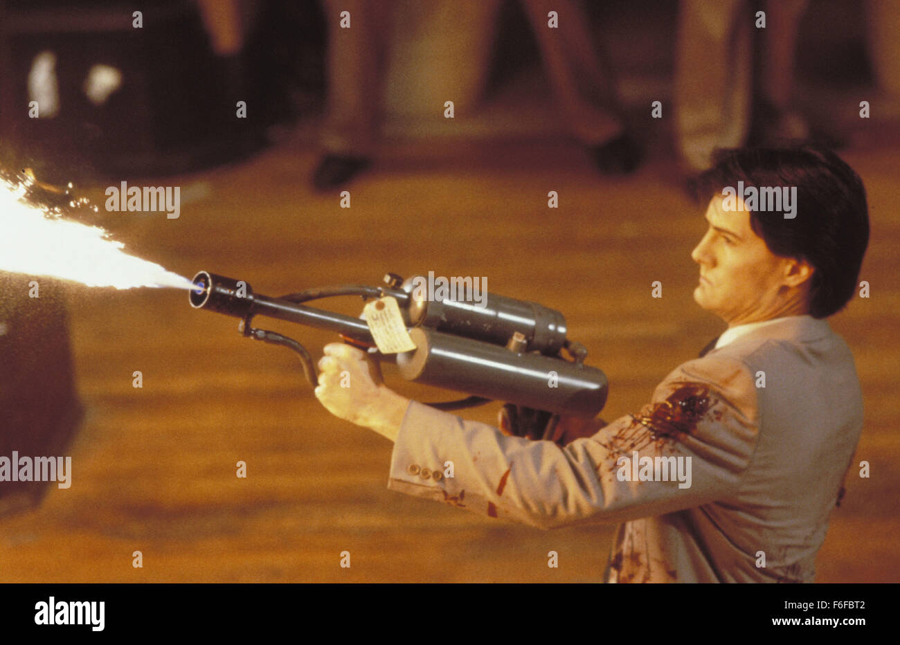 Datum der Freigabe: 20. Oktober 1987. FILMTITEL: Das verborgene. STUDIO: New Line Cinema. PLOT: Ein Außerirdischer ist auf der Flucht in Amerika. Um seine Tritte zu erhalten, tötet es alles, bekommt auf seine Weise, und nutzt den Körper als ein neues Versteck. Im Bild: KYLE MACLACHLAN als Lloyd Gallagher. Stockfoto