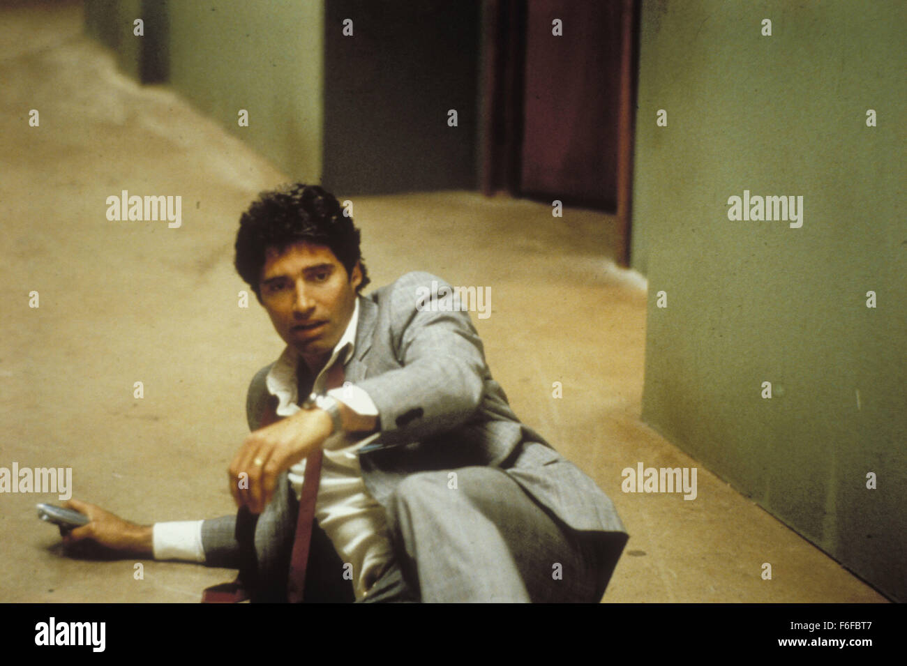 Datum der Freigabe: 20. Oktober 1987. FILMTITEL: Das verborgene. STUDIO: New Line Cinema. PLOT: Ein Außerirdischer ist auf der Flucht in Amerika. Um seine Tritte zu erhalten, tötet es alles, bekommt auf seine Weise, und nutzt den Körper als ein neues Versteck. Im Bild: MICHAEL NOURI als Tom Beck. Stockfoto