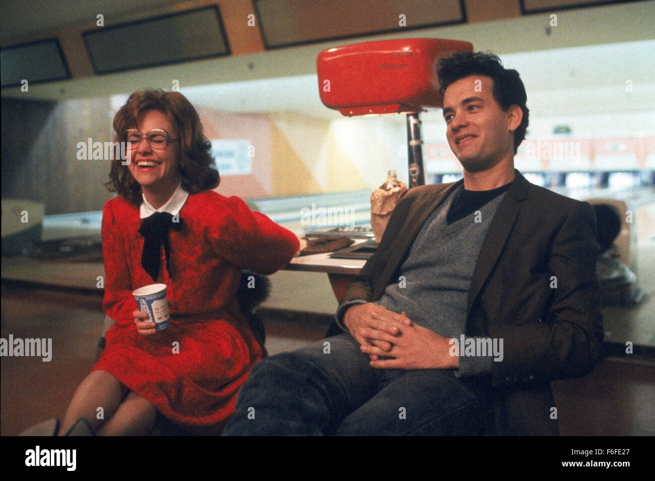 5. August 1988; Hollywood, Kalifornien, USA; SALLY FIELD und TOM HANKS die Hauptrollen als Lilah Krytsick und Steven Gold in dem Comedy-Drama "Punchline" unter der Regie von David Seltzer. Stockfoto