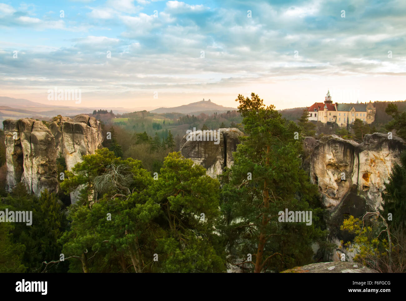 Sandstein-Formationen im Böhmischen Paradies, hdr Stockfoto