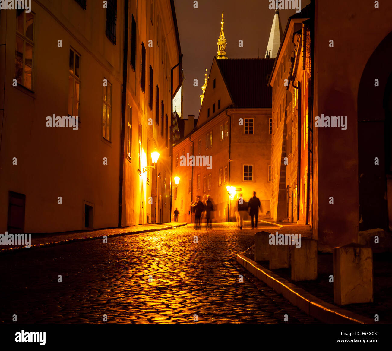Nachtansicht Straße der Altstadt Stockfoto
