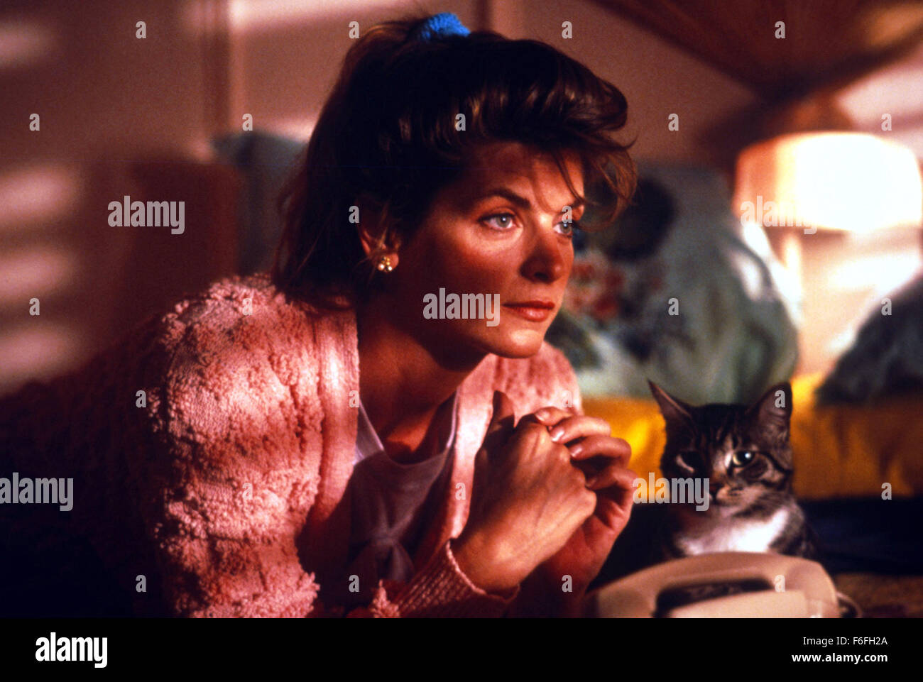 12. August 1989; Hollywood, Kalifornien, USA; KIRSTIE ALLEY Sternen als Mollie in der romantischen Komödie "schauen, wer da spricht der" von Amy Heckerling Regie Stockfoto