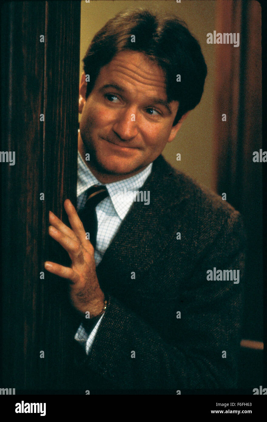 1. Oktober 1989; Hollywood, Kalifornien, USA; Bild von Peter Weirs Drama Film "Dead Poets Society" mit ROBIN WILLIAMS als John Keating. Stockfoto