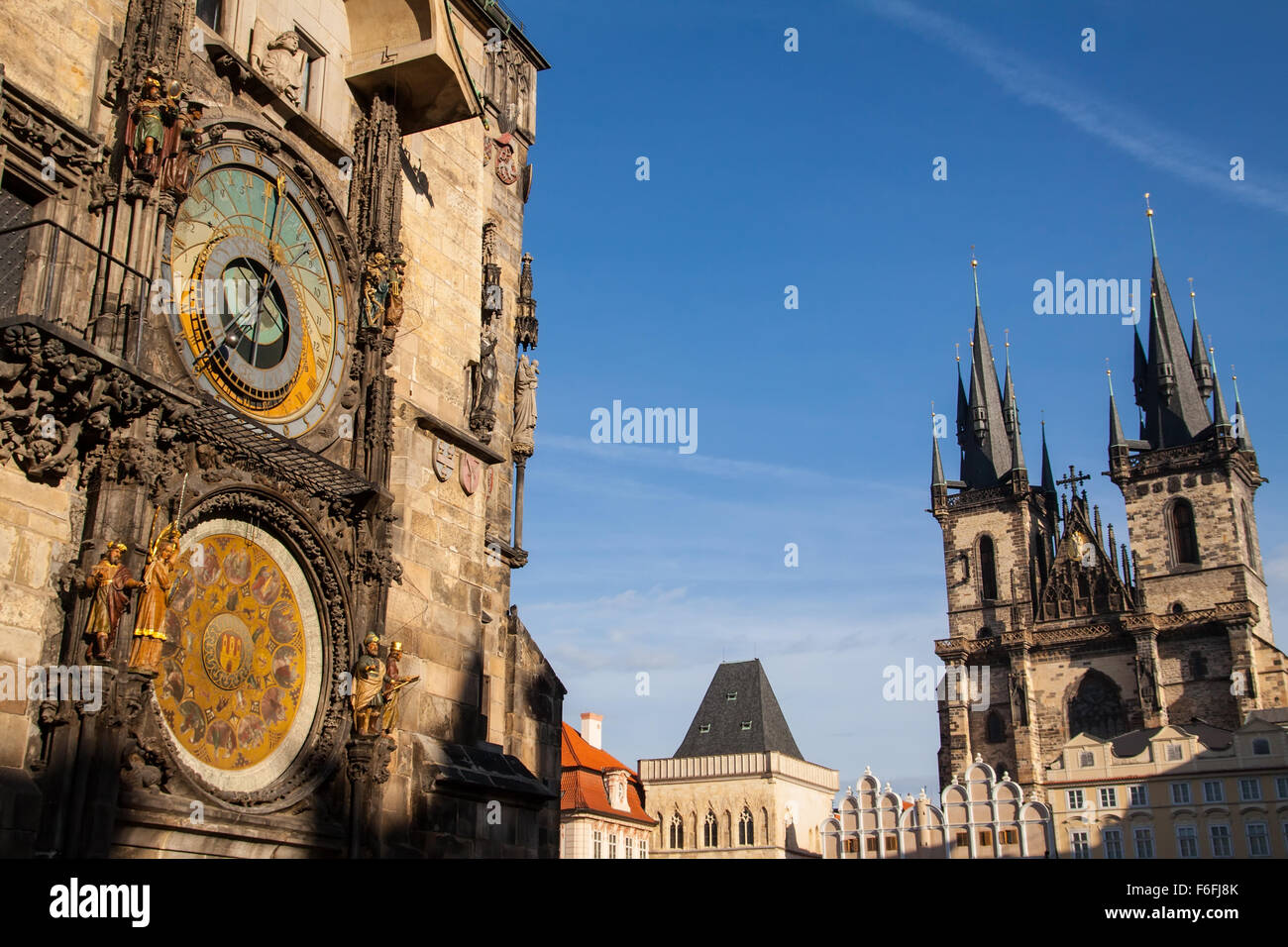 Altstädter Ring und astronomische Uhr in Prag Stockfoto