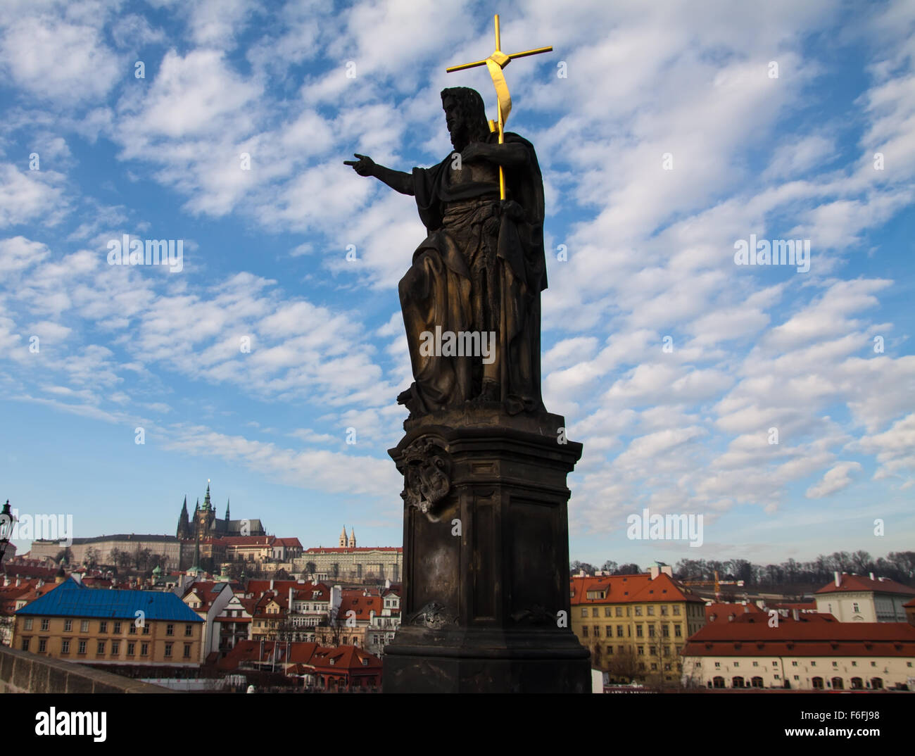 Statuen am Carl Brücke in Prag Stockfoto