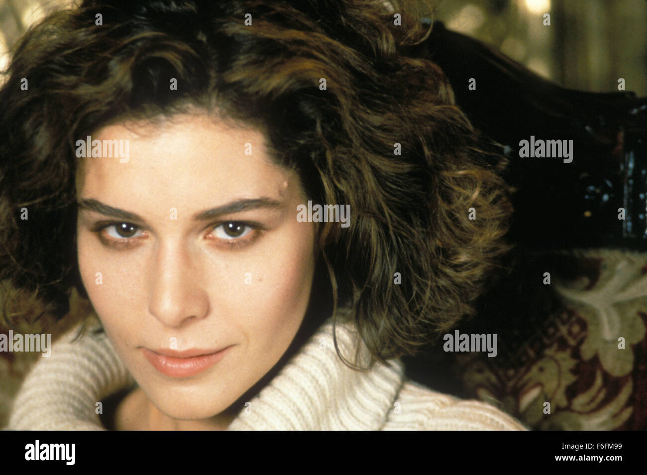 Erscheinungsdatum: 7. Februar 1992. FILMTITEL: Zurück in die UdSSR. STUDIO: JVC Entertainment Networks. PLOT: Während Gorbatschows Perestroika, Archer Sloan, Student der Chicago besucht Moskau während der Sowjetunion von kommunistischen Wildwest kapitalistischen Gesellschaft ändert. Rein vom Pech wird er einen Bauern in ein gefährliches Katz und Maus Spiel für eine schwarze Madonna, ein wertvolles Symbol, das vom russisch-orthodoxen Klerus gestohlen wurde, von der schnell wachsenden, reich und korrupten russischen Mafia, und dann von einem Schwarzmarkt-Mädchen, die er nur als ein Flirt gefolgt, die selbst nicht wissen, was sie geklaut. Die gut vernetzte m Stockfoto