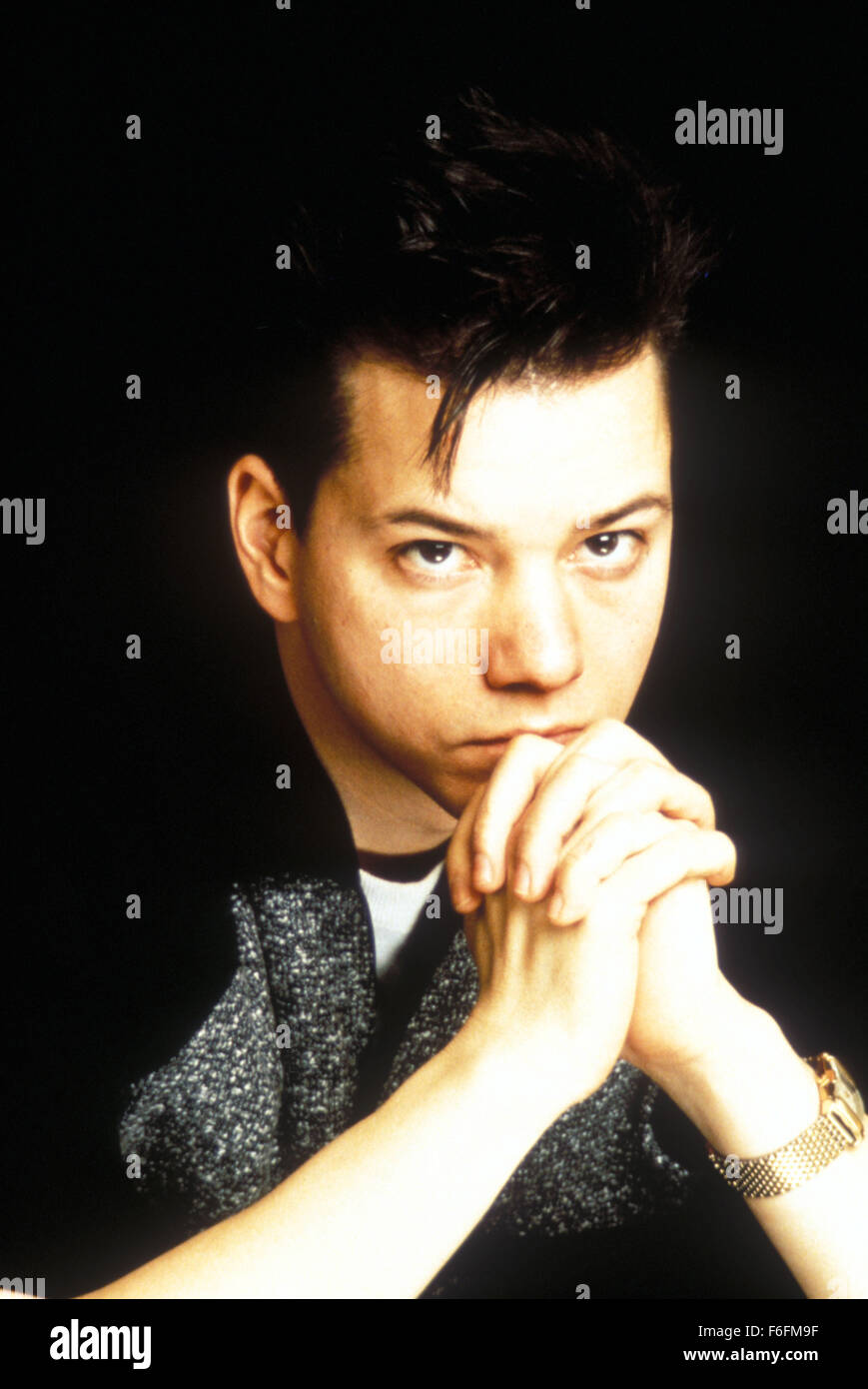 Erscheinungsdatum: 7. Februar 1992. FILMTITEL: Zurück in die UdSSR. STUDIO: JVC Entertainment Networks. PLOT: Während Gorbatschows Perestroika, Archer Sloan, Student der Chicago besucht Moskau während der Sowjetunion von kommunistischen Wildwest kapitalistischen Gesellschaft ändert. Rein vom Pech wird er einen Bauern in ein gefährliches Katz und Maus Spiel für eine schwarze Madonna, ein wertvolles Symbol, das vom russisch-orthodoxen Klerus gestohlen wurde, von der schnell wachsenden, reich und korrupten russischen Mafia, und dann von einem Schwarzmarkt-Mädchen, die er nur als ein Flirt gefolgt, die selbst nicht wissen, was sie geklaut. Die gut vernetzte m Stockfoto