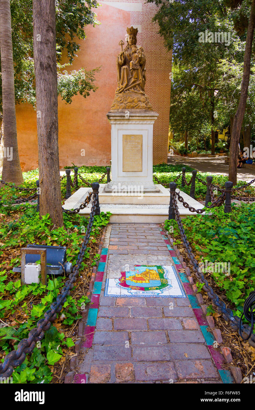 Garten Statue des Schutzheiligen von Malaga, Virgen de Santa María De La Victoria. Spanien Stockfoto