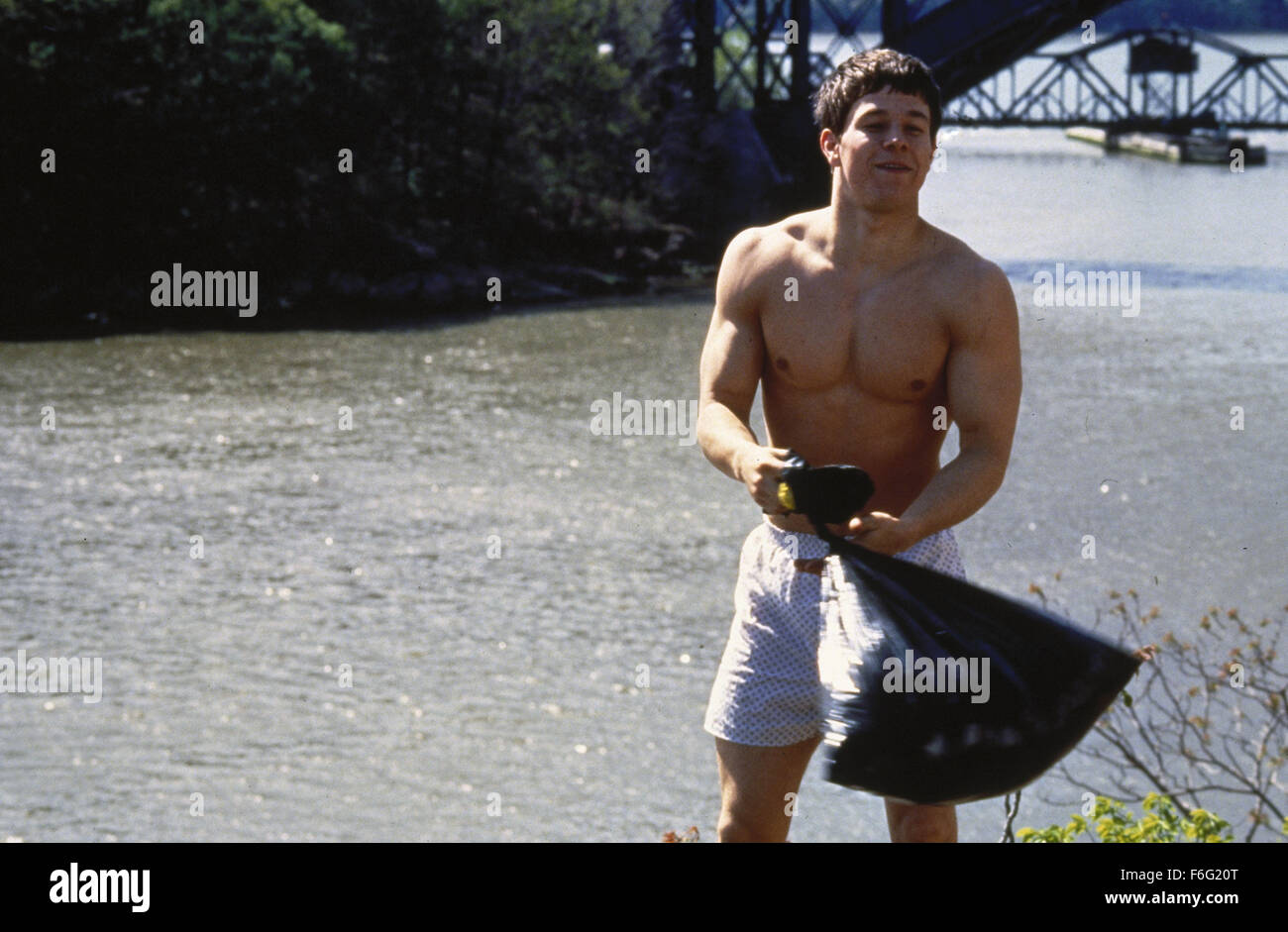 21. April 1995; New York, NY, USA; Schauspieler MARK WAHLBERG als Mickey in der Scott Kalvert gerichtet Biographie/Drama, "The Basketball Diaries." Stockfoto