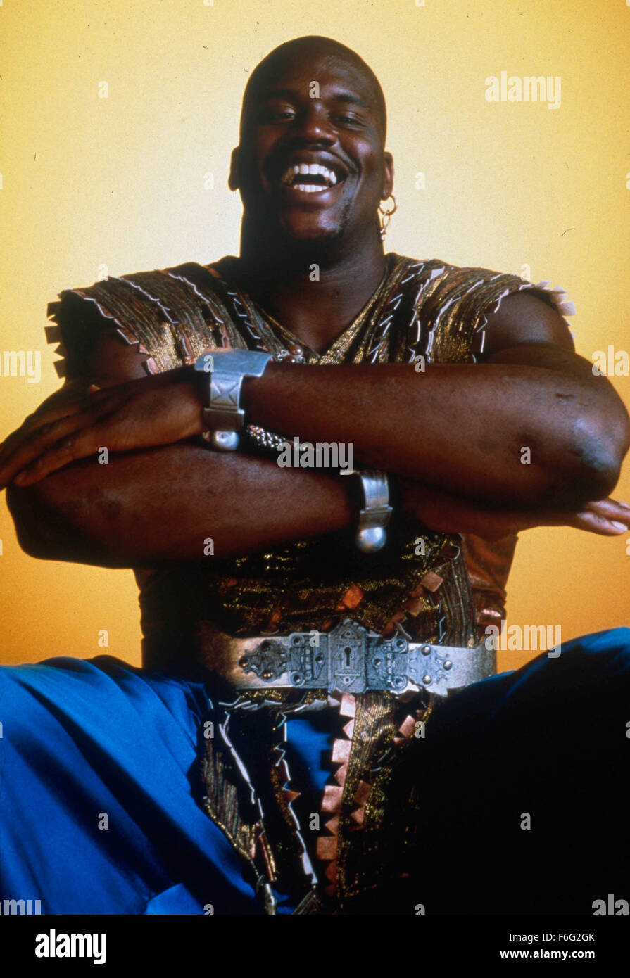 17. Juli 1996; Los Angeles, Kalifornien, USA; Basketball-star SHAQUILLE O'NEAL spielt ein Genie trafen sein Match in der Komödie/Fantasy "Kazaam." Stockfoto