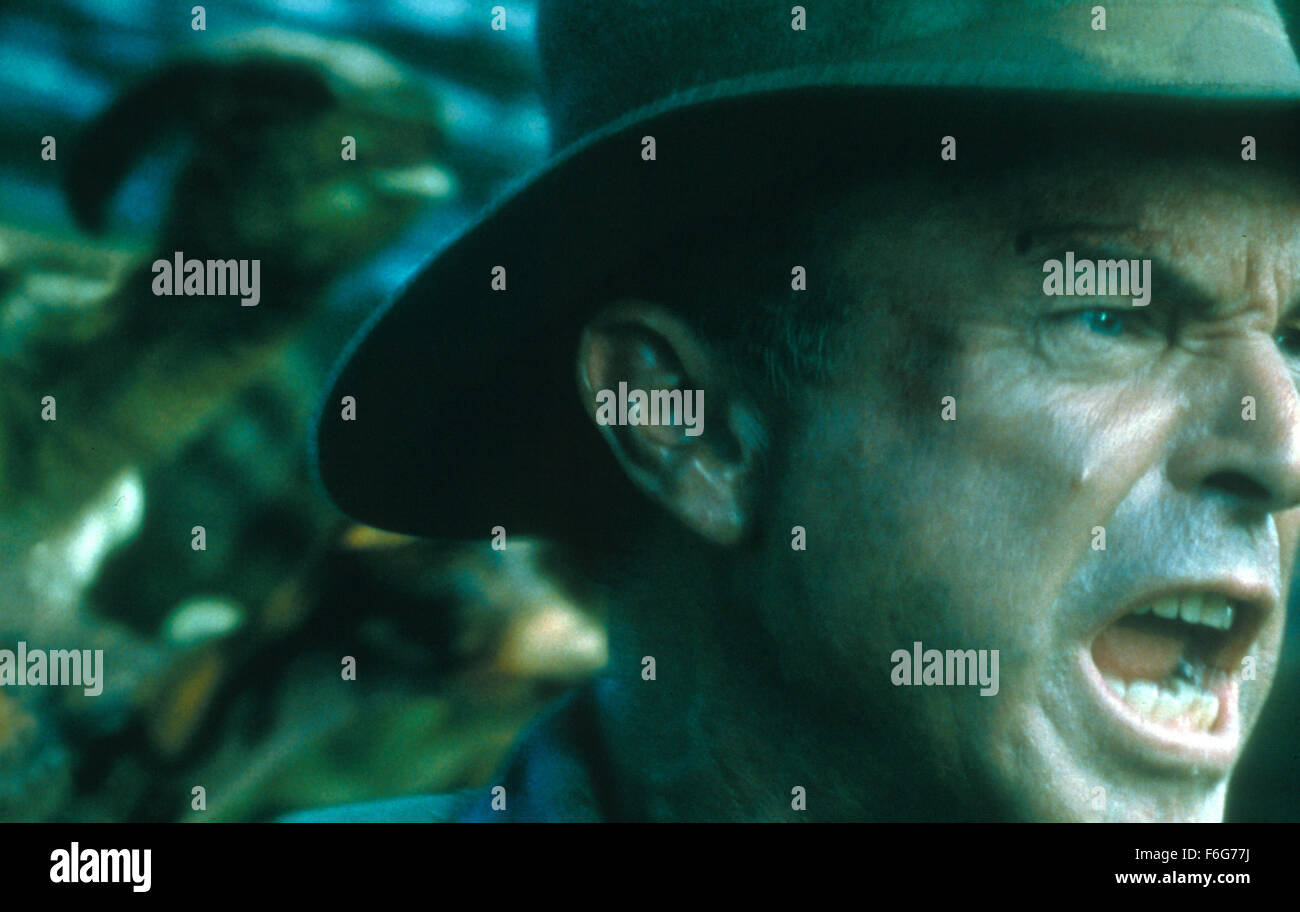 Datum der Freigabe: 19. Mai 1997. FILMTITEL: The Lost World: Jurassic Park. STUDIO: Universal Pictures. PLOT: Der Film holt vier Jahre nach der Katastrophe am Jurassic Park. Auf einer nahe gelegenen Insel Dinosaurier haben heimlich überlebt und durfte frei herumlaufen, aber jetzt gibt es eine bedrohliche Bedrohung--einen Plan zu erfassen und die Dinosaurier mit dem Festland zu bringen. John Hammond, die Kontrolle über seine Firma InGen verloren hat, sieht eine Chance, sich für seine Fehler der Vergangenheit zu erlösen und schickt eine Expedition unter der Leitung von Ian Malcolm, die Insel zu erreichen, bevor das Söldnerteam ans Ziel bringt. Die beiden Gruppen konfrontiert miteinander Stockfoto