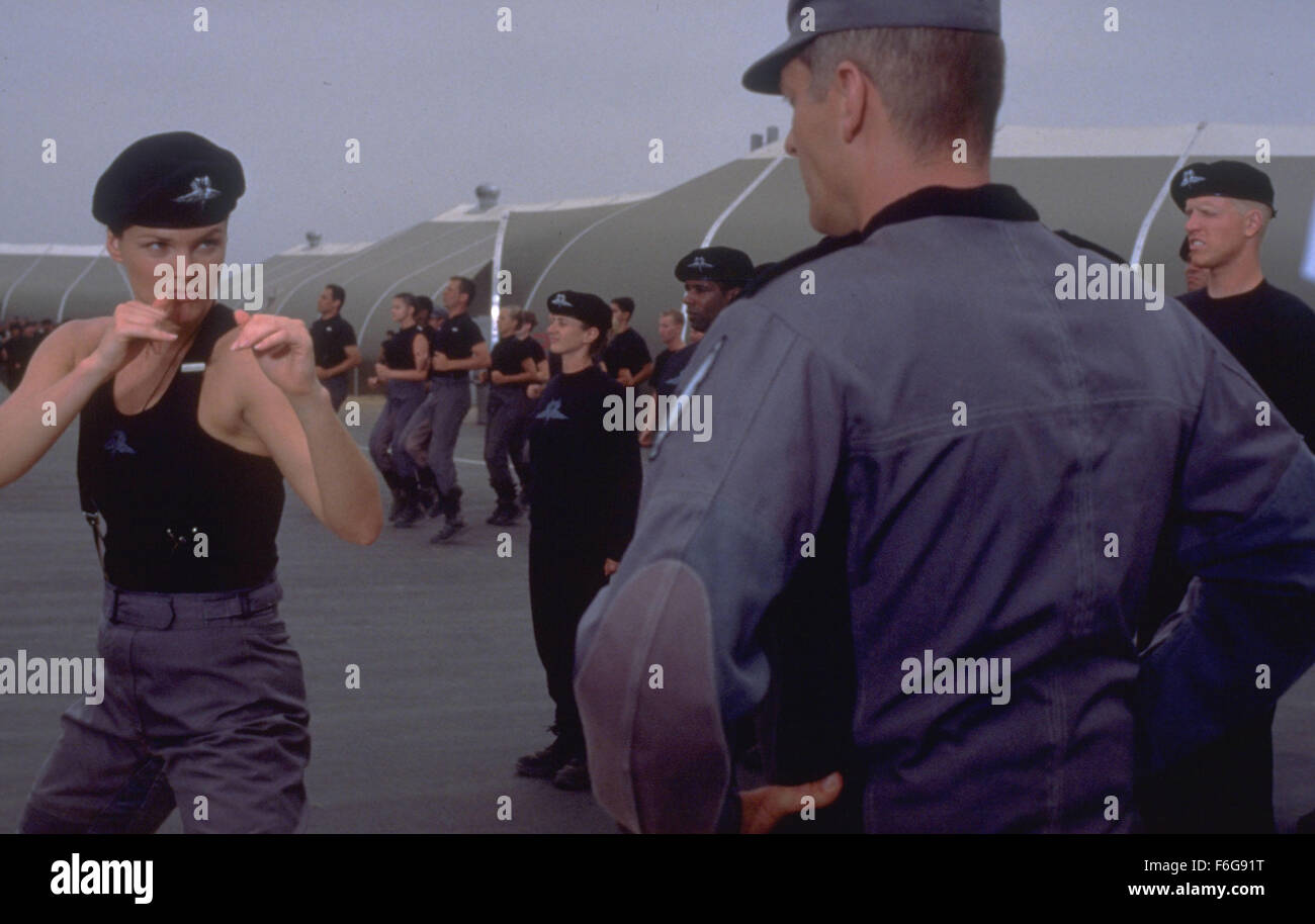 Starship troopers 1997 dina meyer Fotos und Bildmaterial in hoher