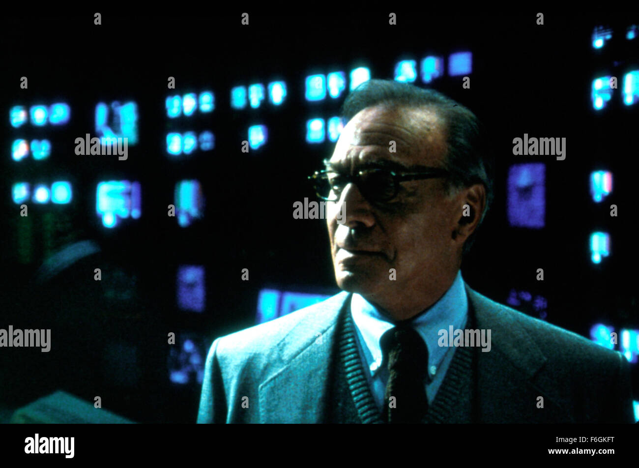 21. April 2000; Hollywood, Kalifornien, USA; '' 60 Minuten '' Nachrichten Korrespondent Mike Wallace (CHRISTOPHER PLUMMER) in dem Film "The Insider". Stockfoto