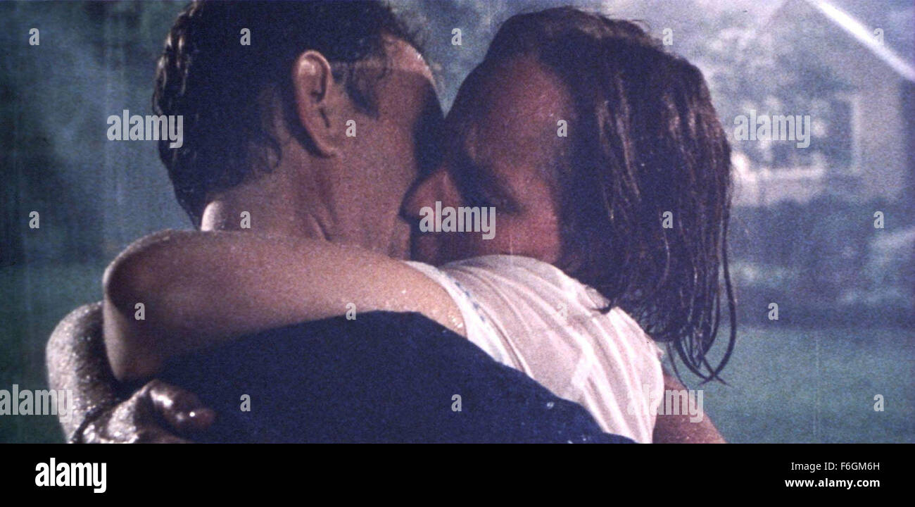 15. November 2000; Hollywood, Kalifornien, USA; TOM HANKS & HELEN HUNT in "Cast Away"...  (Bild Kredit:) Stockfoto