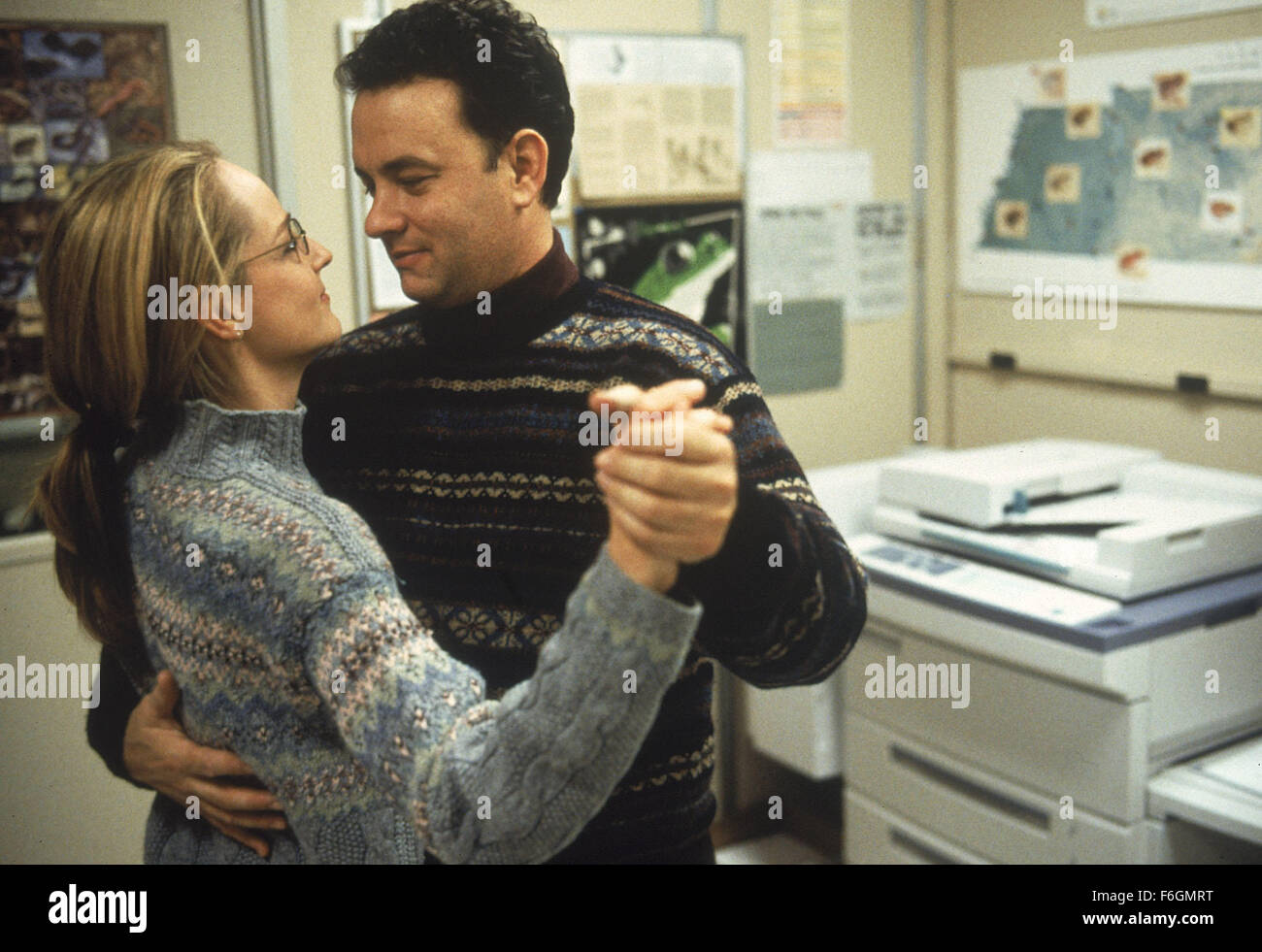 FREIGEGEBEN: 12. Dezember 2000 - Film Originaltitel: Cast Away - im Bild: Schauspieler TOM HANKS und Schauspielerin HELEN HUNT. Stockfoto