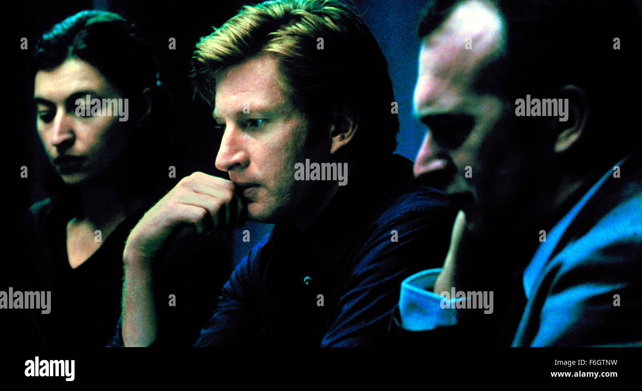 18. Juli 2001; Melbourne, VIC, Australien; DAVID WENHAM stars wie Jim Doyle in dem Drama "The Bank" unter der Regie von Robert Connolly. Stockfoto