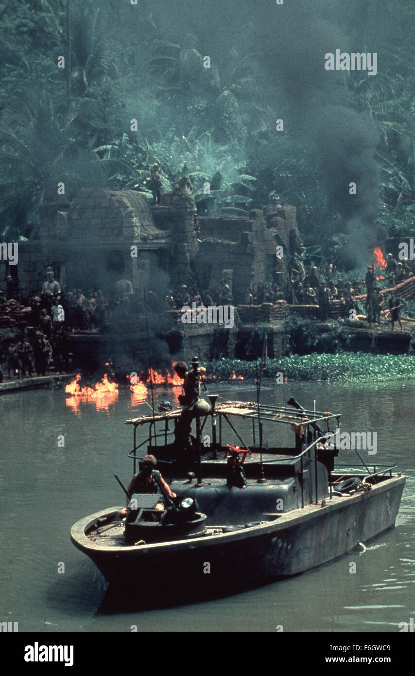 13. August 2001; Hollywood, Kalifornien, USA; Schauspieler ROBERT DUVALL in dem Film "Apocalypse Now Redux" ist eine neue und längere Version des Films 1979, mit zusätzlichen Szenen. .  (Bild Kredit: Remi Agentur) Stockfoto