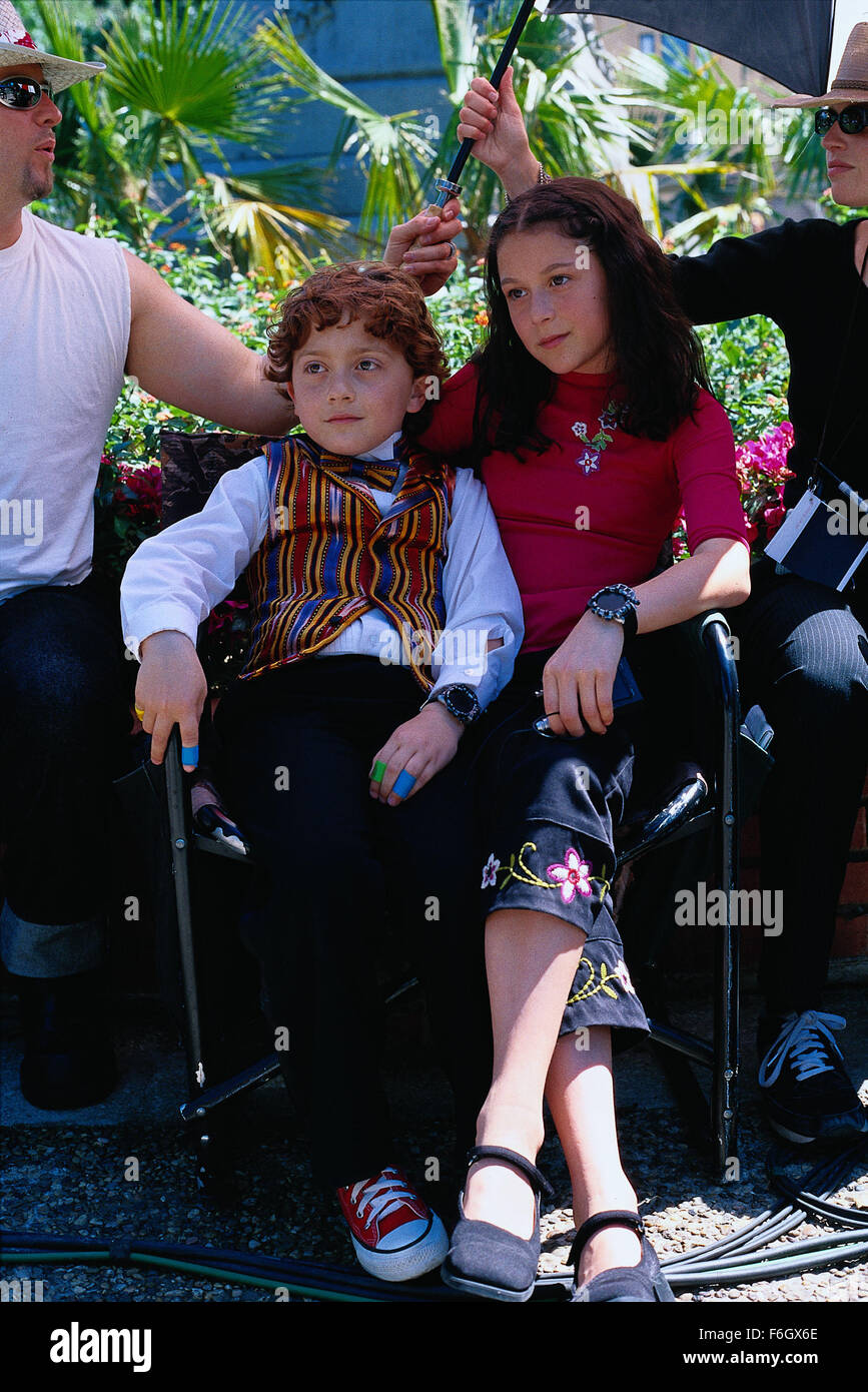 18. April 2001; Austin, TX, USA; Schauspielerin ALEXA VEGA als Carmen Cortez und DARYL SABARA als Juni Cortez in "Spy Kids." Stockfoto