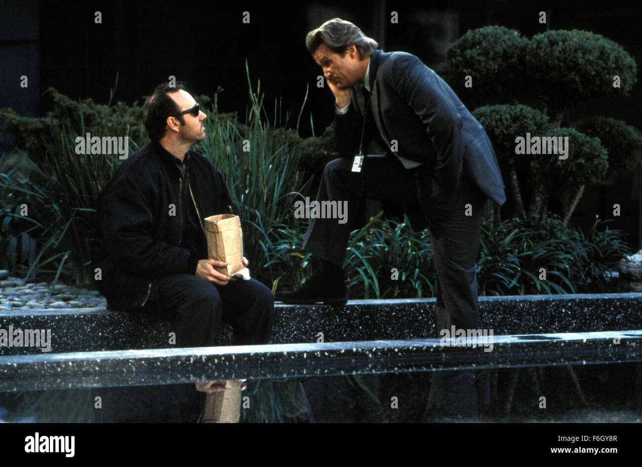 22. Oktober 2001; New York, NY, USA; Schauspieler KEVIN SPACEY Stars wie Prot/Robert Porter mit JEFF BRIDGES als Dr.Mark Powell im "K-Pax." Stockfoto