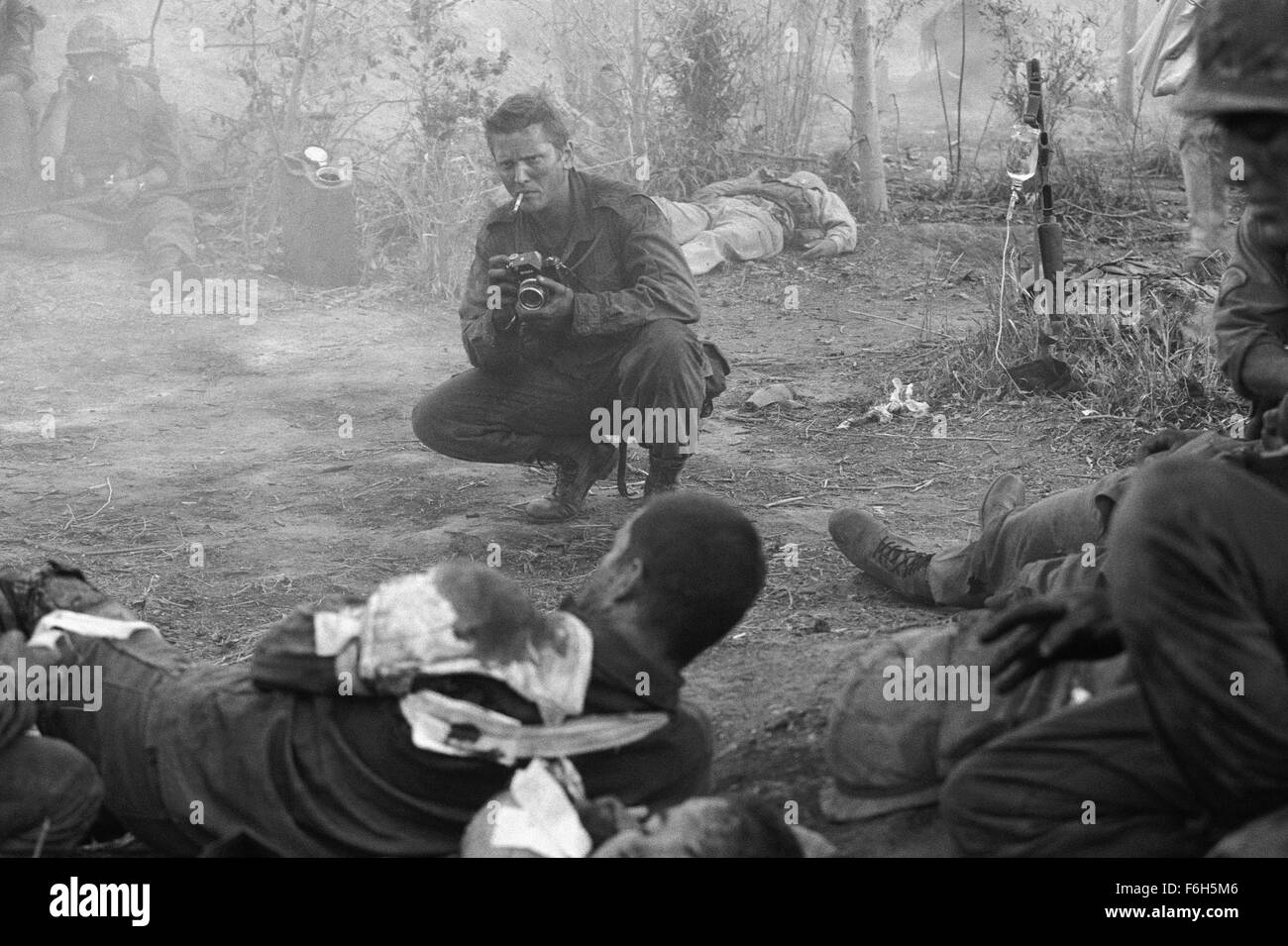 1. März 2002; Los Angeles, Kalifornien, USA; Schauspieler BARRY PEPPER als Joe Galloway in "We Were Soldiers", ist ein Film basierend auf der ersten Schlacht von amerikanischen im Vietnam-Krieg. Stockfoto