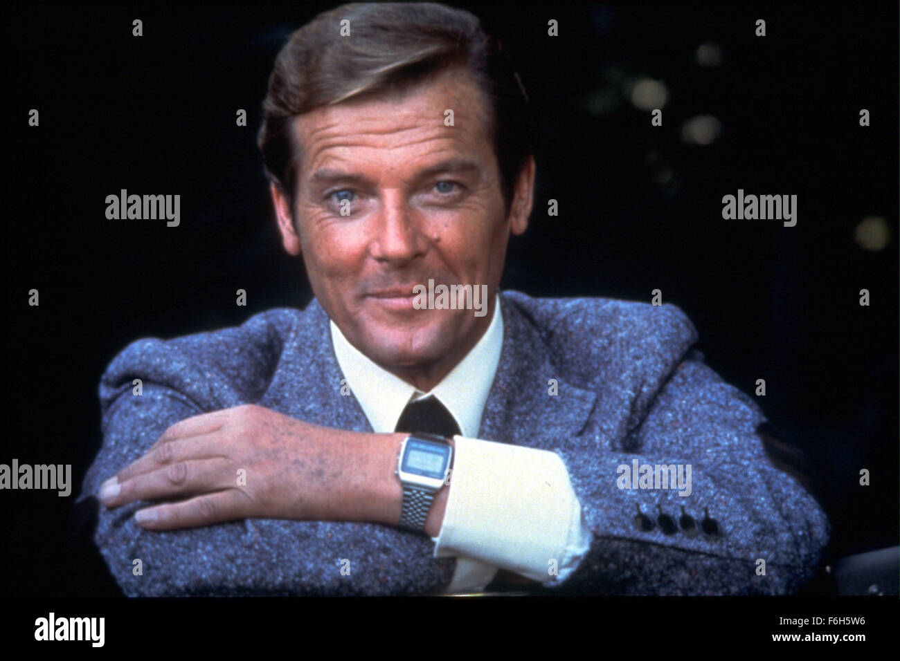 Erscheinungsdatum: 29. Juni 1979 Film Titel: Moonraker STUDIO: MGM/UA PLOT: James Bond untersucht den Luft-Diebstahl eines Space Shuttles und entdeckt ein Grundstück zum weltweiten Völkermord. Im Bild: ROGER MOORE als James Bond. Stockfoto